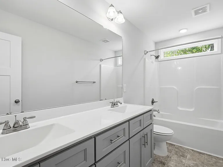 105 Village Dr — Photo 40