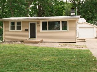 3919 43rd St, Des Moines, IA 50310