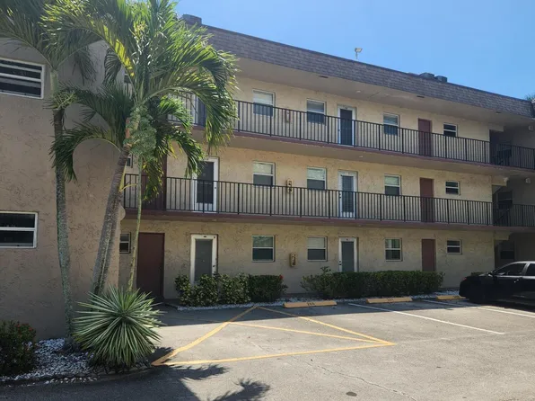 705 Lori Dr APT 110, Palm Springs, FL 33461