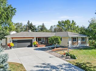 9943 Oxborough Cir, Bloomington, MN 55437