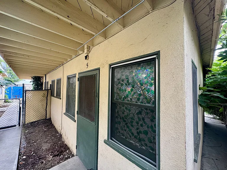 Lambert — Photo 9
