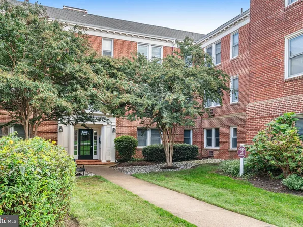 906 S Washington St APT 306, Alexandria, VA 22314