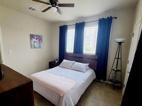 5th image of 102 Fort Griffin Dr