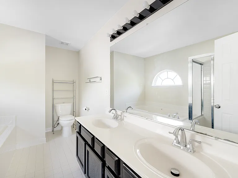 6119 Oaklawn Ln — Photo 11