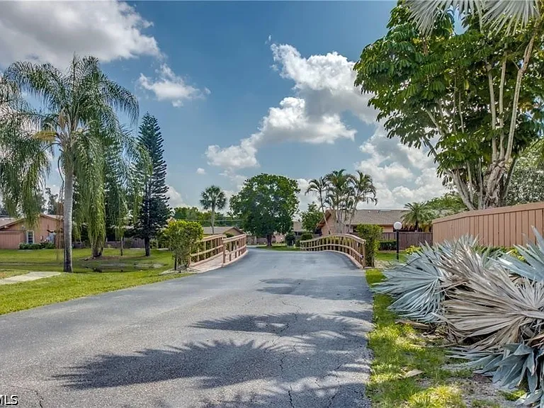 6337 Royal Woods Dr — Photo 33