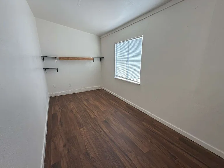 3627 W Northview Ave — Photo 24