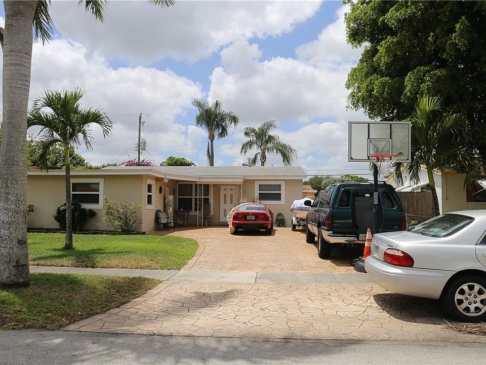 1st image of 1220 NW 74th Way