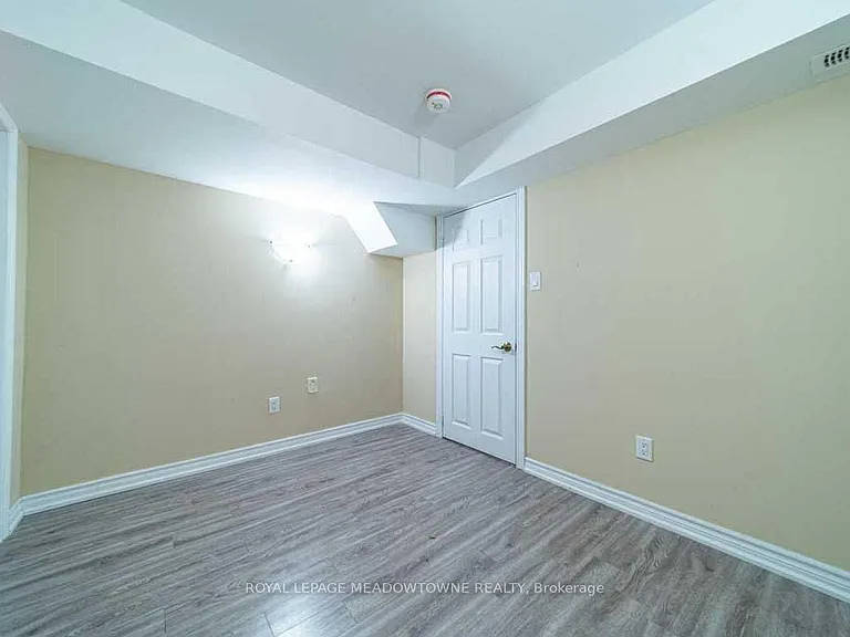 1036 Yates Dr — Photo 7