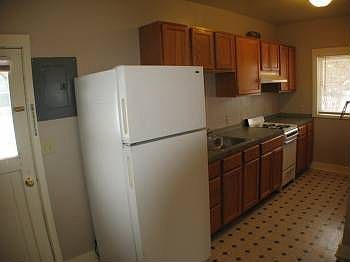 3rd image of 1006 W Pine St