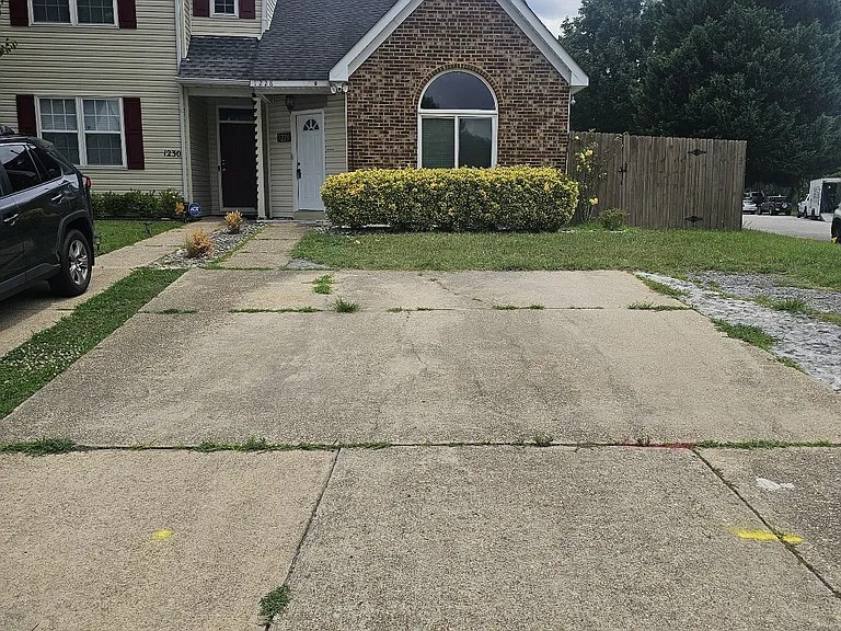 1228 Warwick Dr — Photo 12