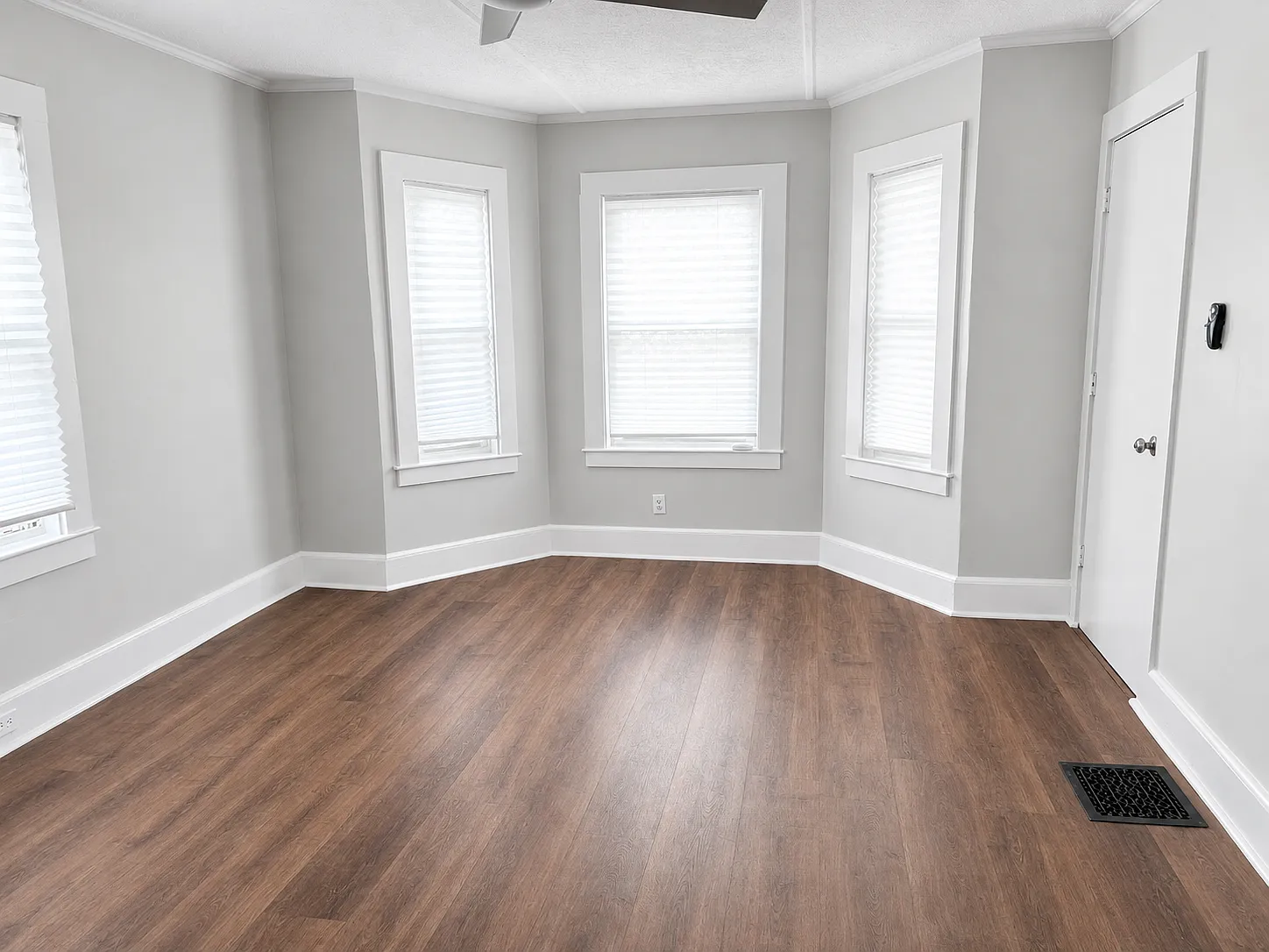 3 bed, 1200 sqft, $3,000 — Photo 1