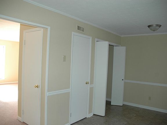 Kitchen laundry area