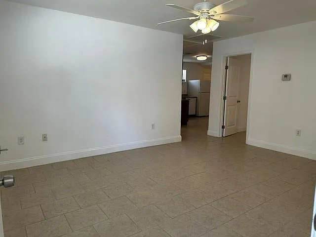 244 W Robert E Lee Blvd — Photo 4