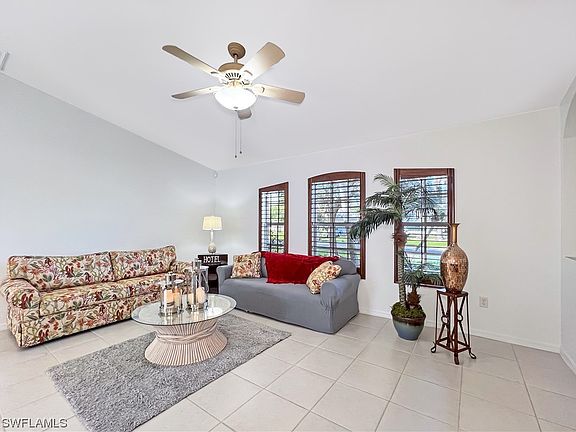 5th image of 1025 SE 18th Pl