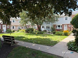 2nd image of 21 East Gate Lane #21