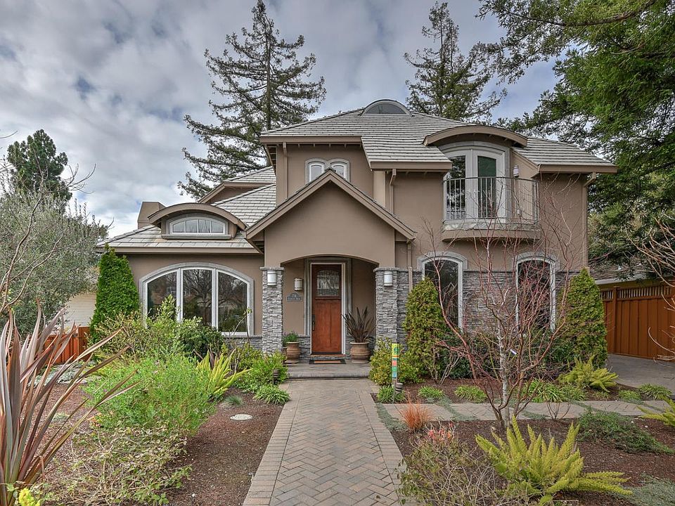 1st image of 714 Chimalus Dr