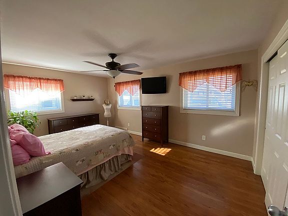 3rd image of 35054 Beacon Hill Dr