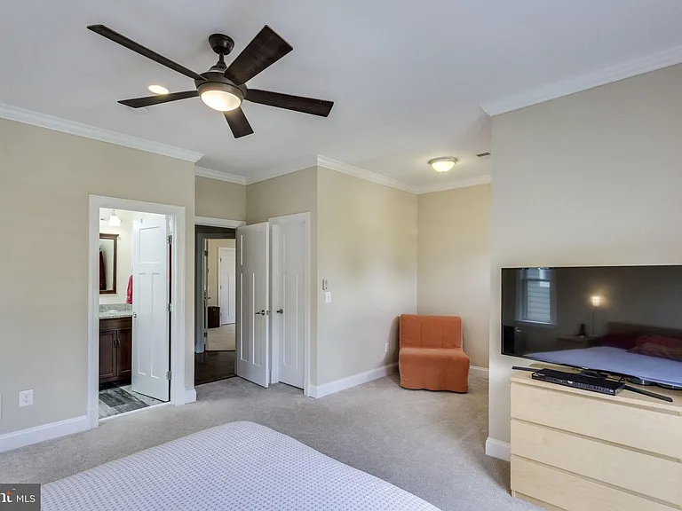 312 Pine St — Photo 17