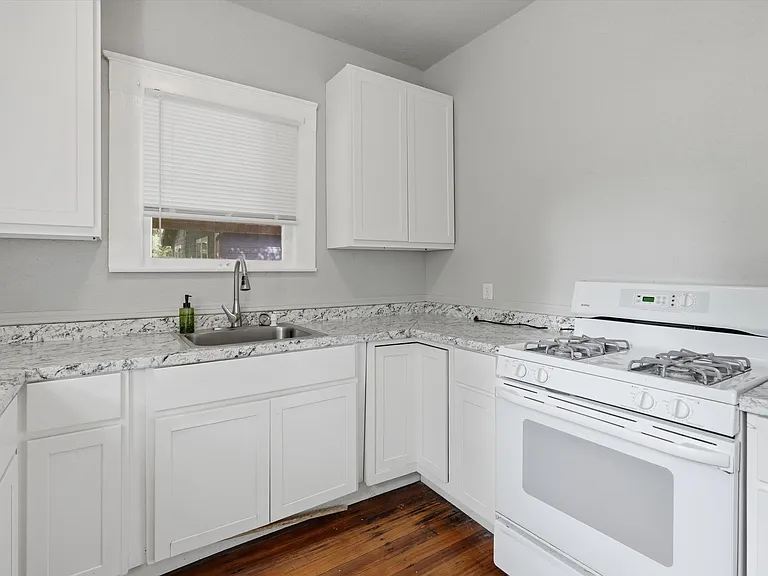 411 Poindexter Ave — Photo 11