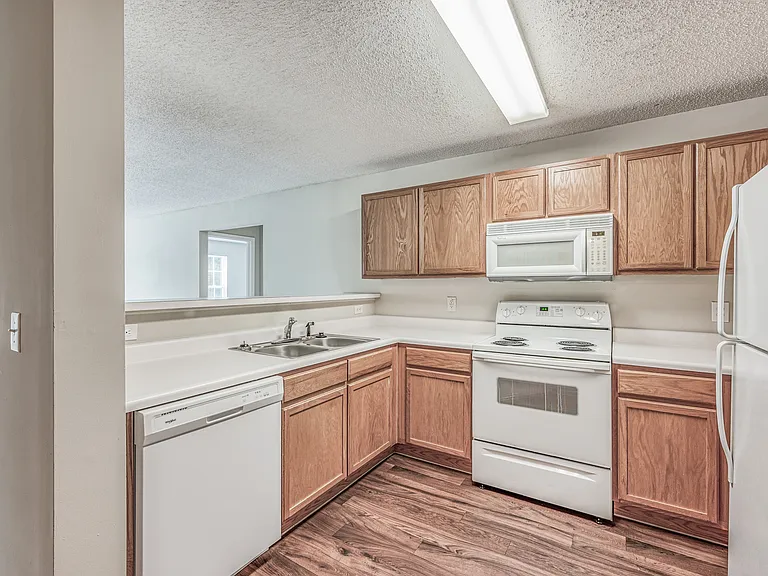 Ashton Park Apartments — Photo 40