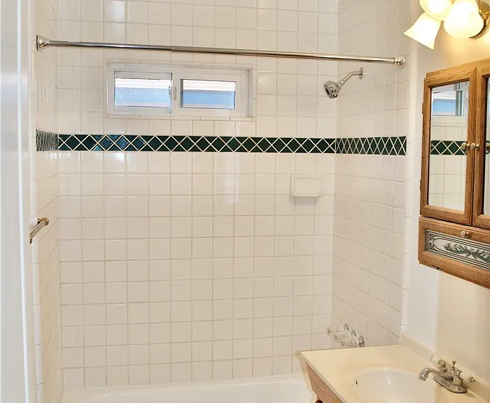 2528 W Flower Ave — Photo 8