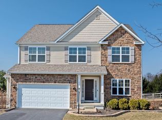 658 Maple Vista Dr, Delaware, OH 43015