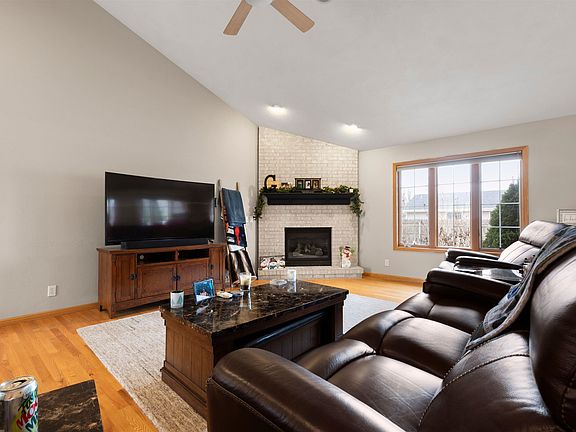 4th image of 4110 Sandstone Dr