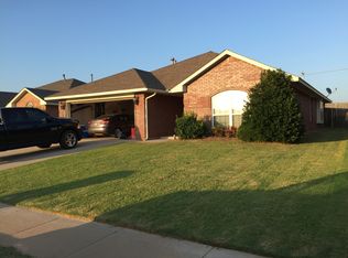 4225 Snowy Owl Dr, Norman, OK 73072