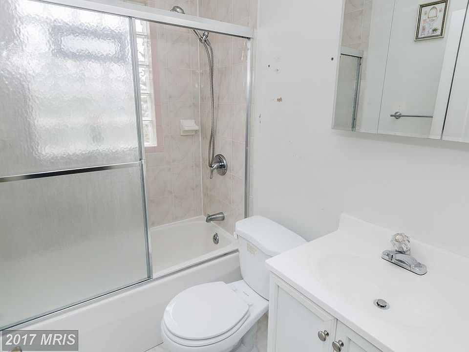 2nd image of 406 Grovethorn Rd