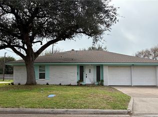 126 N Janin Cir, Portland, TX 78374