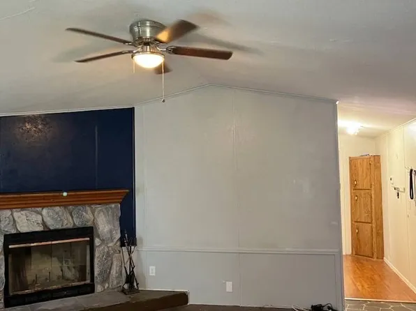 22738 Shady Forest Dr, Elmendorf, TX 78112