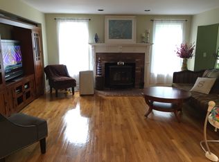 18 Buttonwood Rd, Amesbury, MA 01913