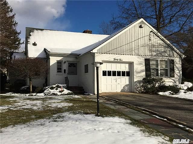 2nd image of 35 Sampson St
