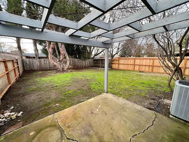 834 Olympic Ave — Photo 14