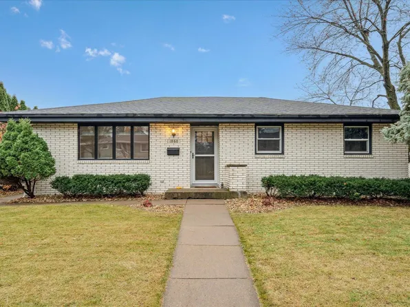 1860 Carter Rd, Dubuque, IA 52001