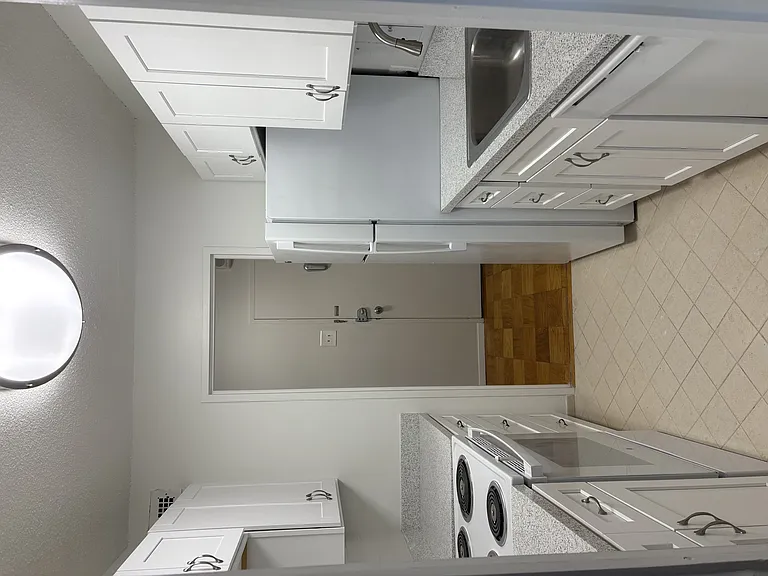 Calvert House Apartments — Photo 62