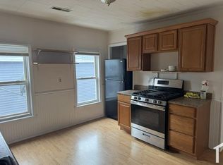 140 Belmont St APT 3, Worcester, MA 01605