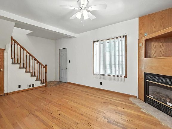 5th image of 1112 Brown St