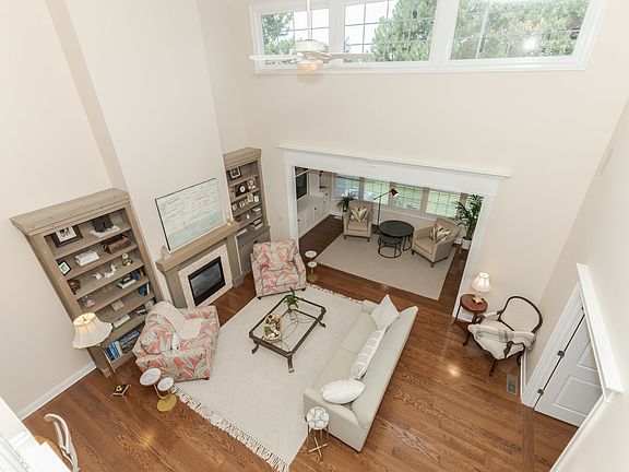 3rd image of 38 Laurel Wood Dr