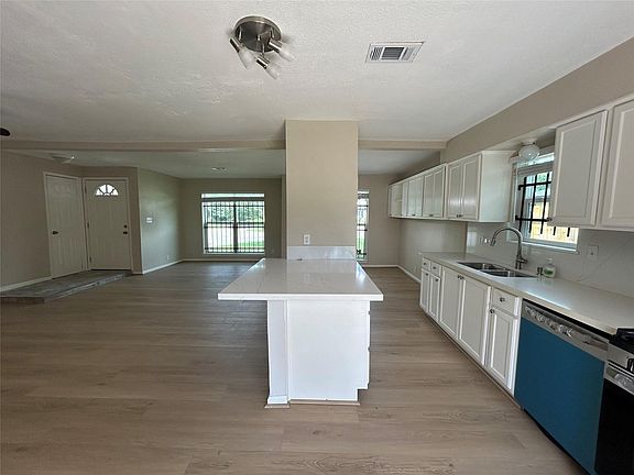 3rd image of 10911 Lockgate Ln
