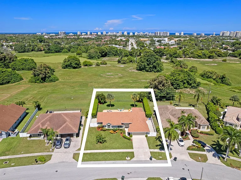 7598 Fairway Trl — Photo 29