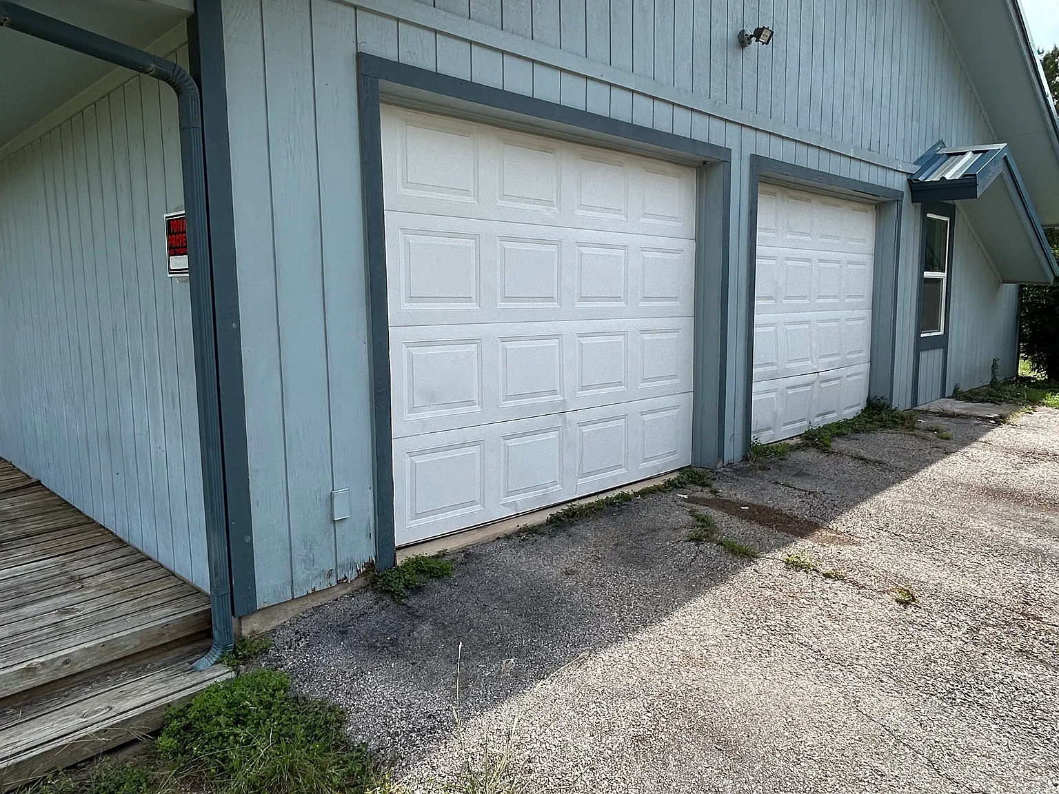 4 bed, 1833 sqft, $2,400 — Photo 2