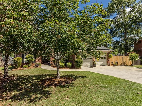 4th image of 206 Sussex Court
