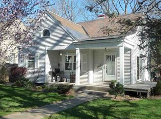 2053 Arkona Ct, Niskayuna, NY 12309