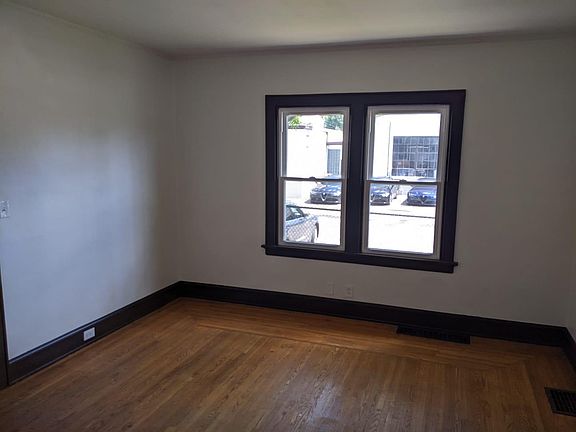 2nd image of 6752 Murray Ave