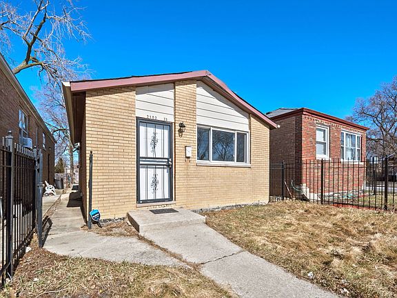 2nd image of 2102 W 73rd St