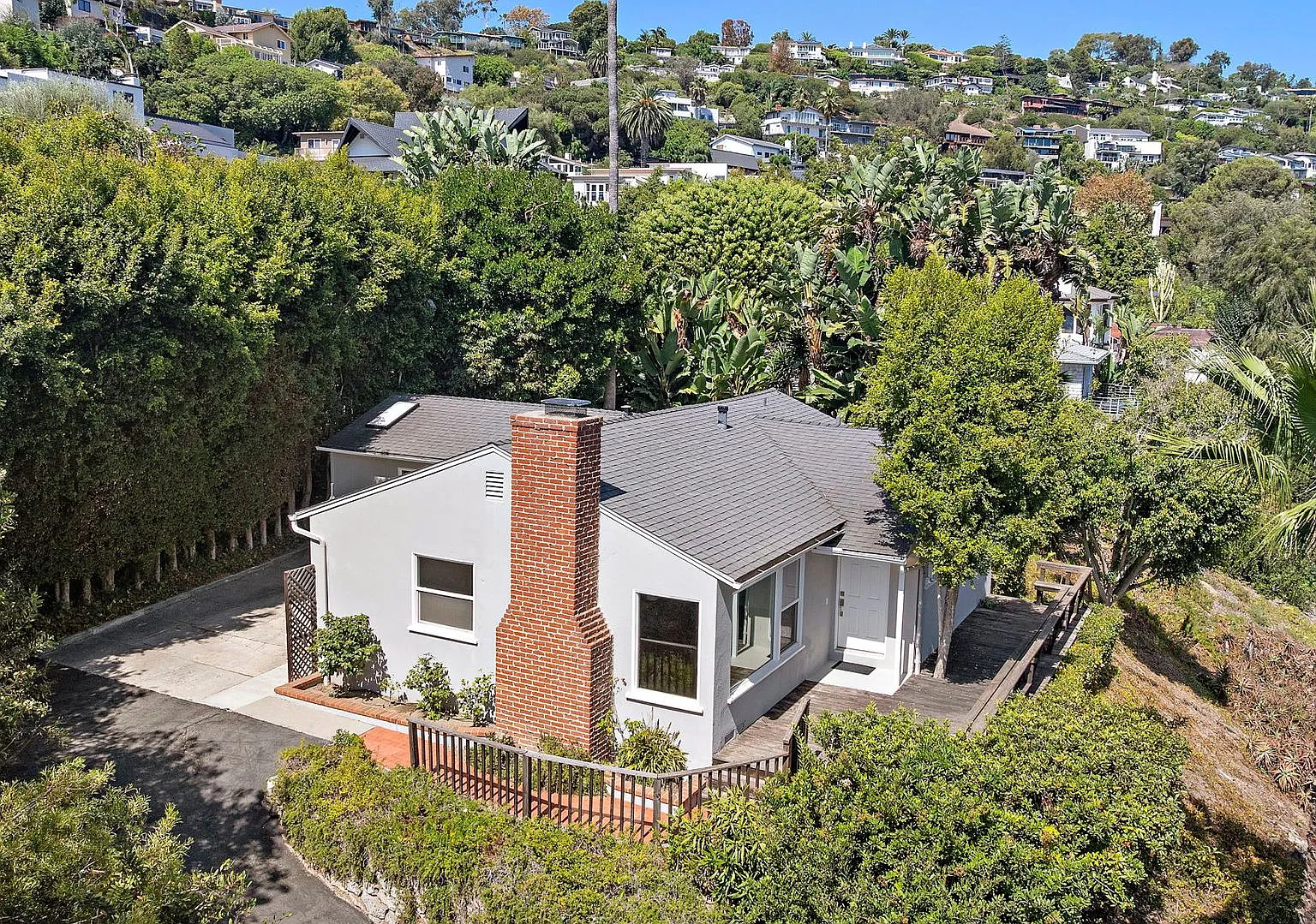 Single Level Home with Ultimate Privacy — Photo 4