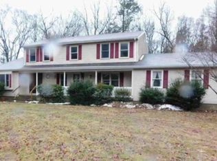 19 Majus Cir, Ellington, CT 06029