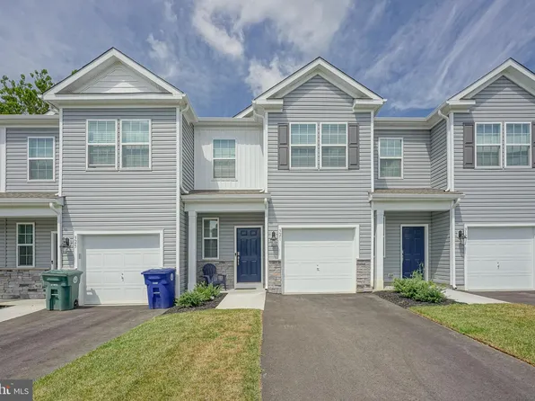 321 Mazzeo Dr, Glassboro, NJ 08028