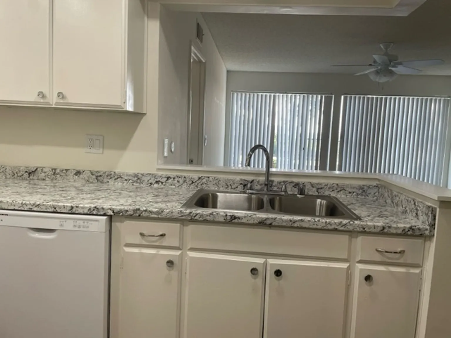 102 - Vista Bonita Apts. — Photo 3